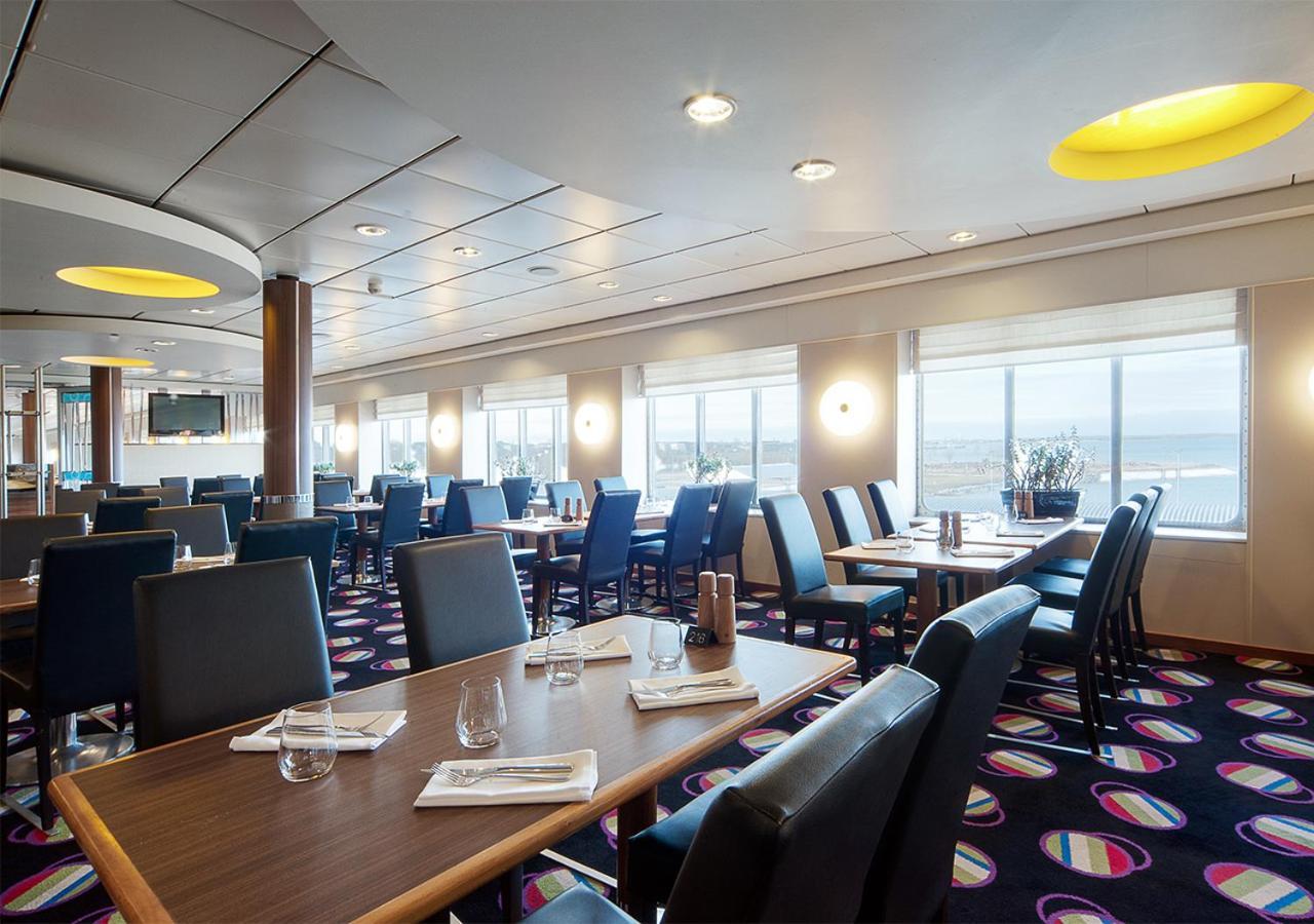 Viking Line Ferry Viking Xprs - Night Cruise From Helsinki Hotel Buitenkant foto